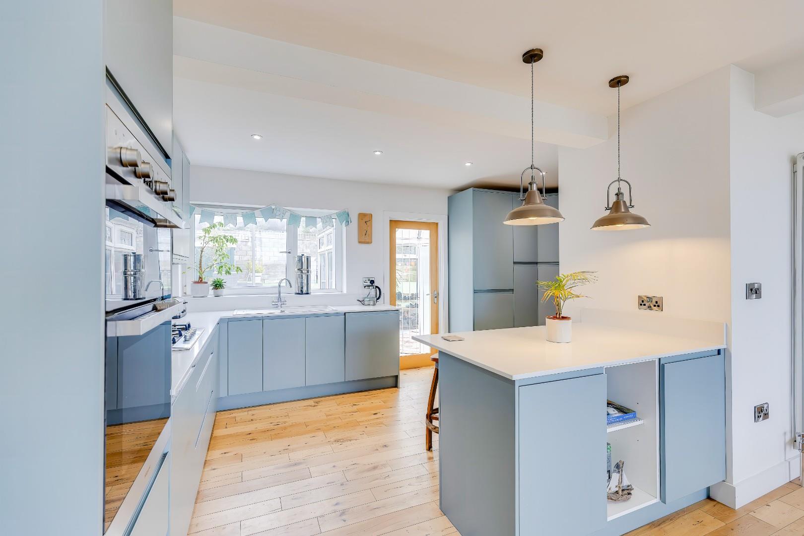 Seaview Drive, Ogmore-By-Sea, Vale of Glamorgan, CF32 0PB